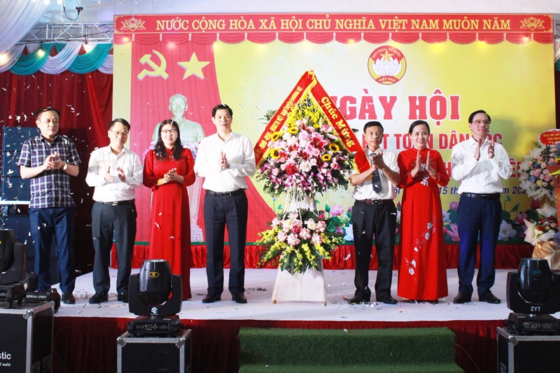 Tưng bừng Ngày hội Đại đoàn kết toàn dân tộc ở Thôn Đồi 2 xã Đông Phương Yên